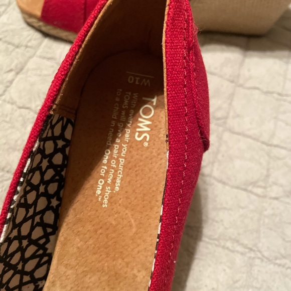 New Toms Wedge heel - Picture 3 of 4